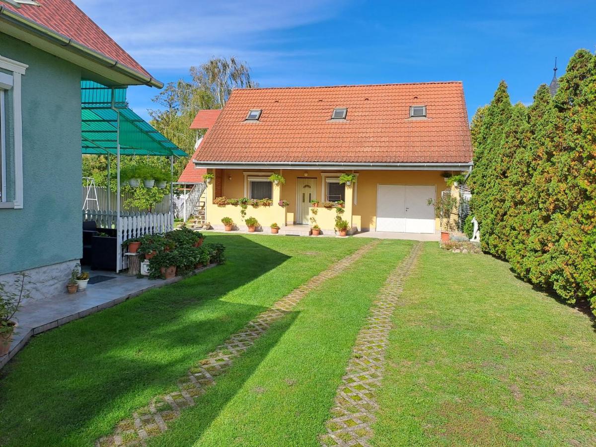 Bianka Apartman Balatonlelle Esterno foto